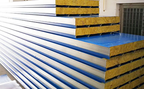簡(jiǎn)單介紹一下彩鋼夾芯板獨(dú)特的外觀(guān)設(shè)計(jì)